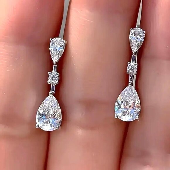 Elegant Silver Drop Earrings‎ With Tear-Shaped Cubic Zirconia & Round Ac… - Picture 1 of 3